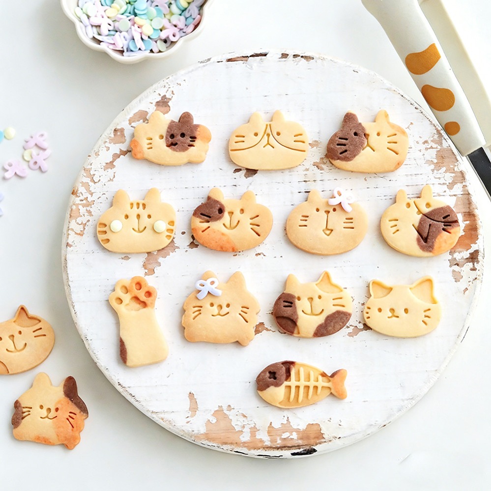 Emporte-pièces et moules à bis - Kitchen Baking Store avis et prix